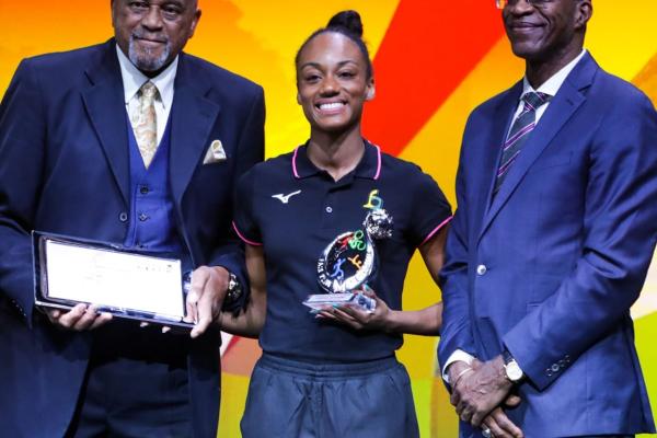 2 Larissa Iapichino With Edwin Moses And Tommie Smith Fair Play Menarini International Award
